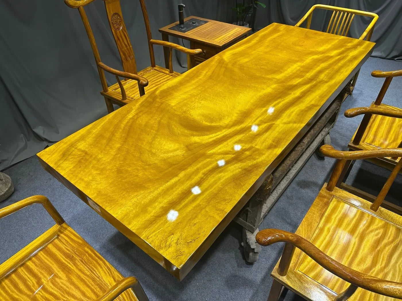 Golden-thread Nanmu Solid Golden Nanmu wood table (suitable for tea ceremonies, dining, or coffee) — crafted from solid wood and featuring a stainless steel base.