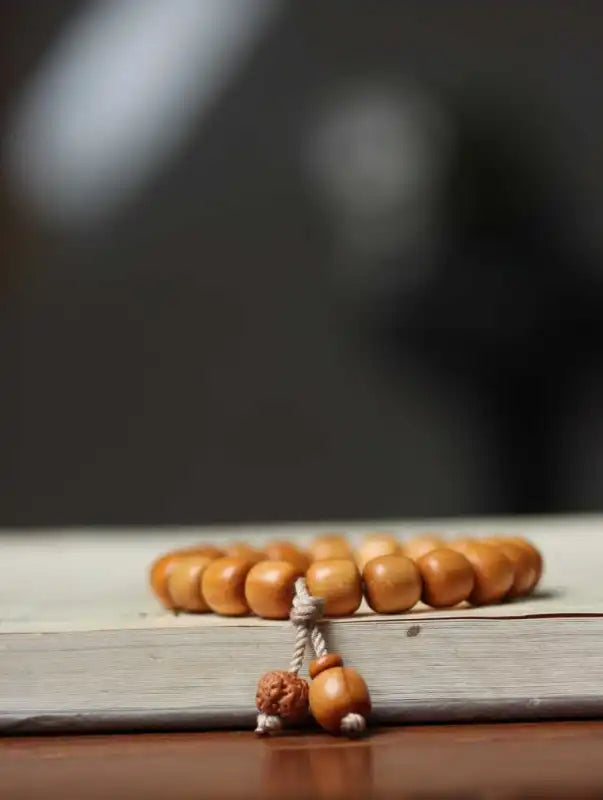 Medicinal Sandalwood Old-Style Bracelet | Natural Indian Sandalwood Citrus Scent 0.9cm×10 Beads