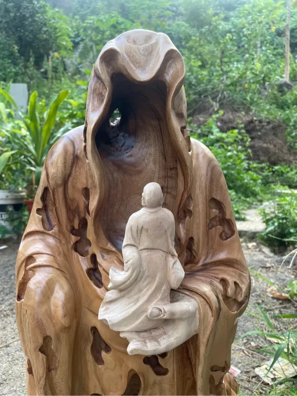 Faceless Guardian – Hand-Carved Solid Wood Sculpture