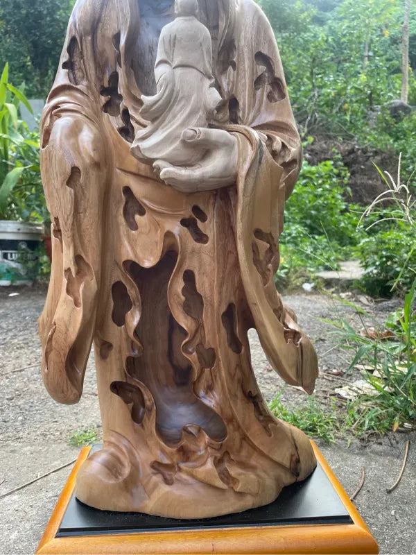 Faceless Guardian – Hand-Carved Solid Wood Sculpture